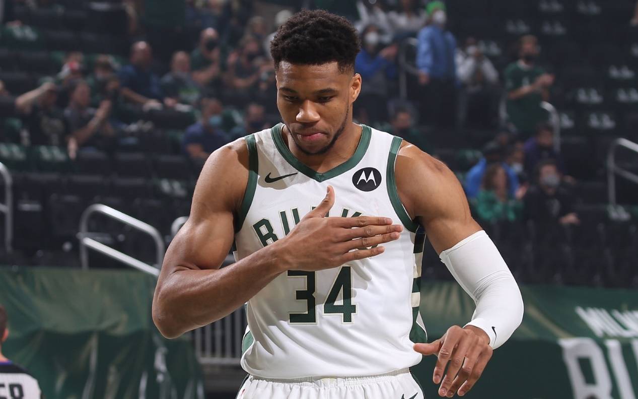 转折点密尔沃基雄鹿再遭质疑;德国杯加时末段攻防权衡;信心回归;心理建设被强调的简单介绍 转折点密尔沃基雄鹿再遭质疑;德国杯加时末段攻防权衡;信心回归;心理建设被强调的简单介绍