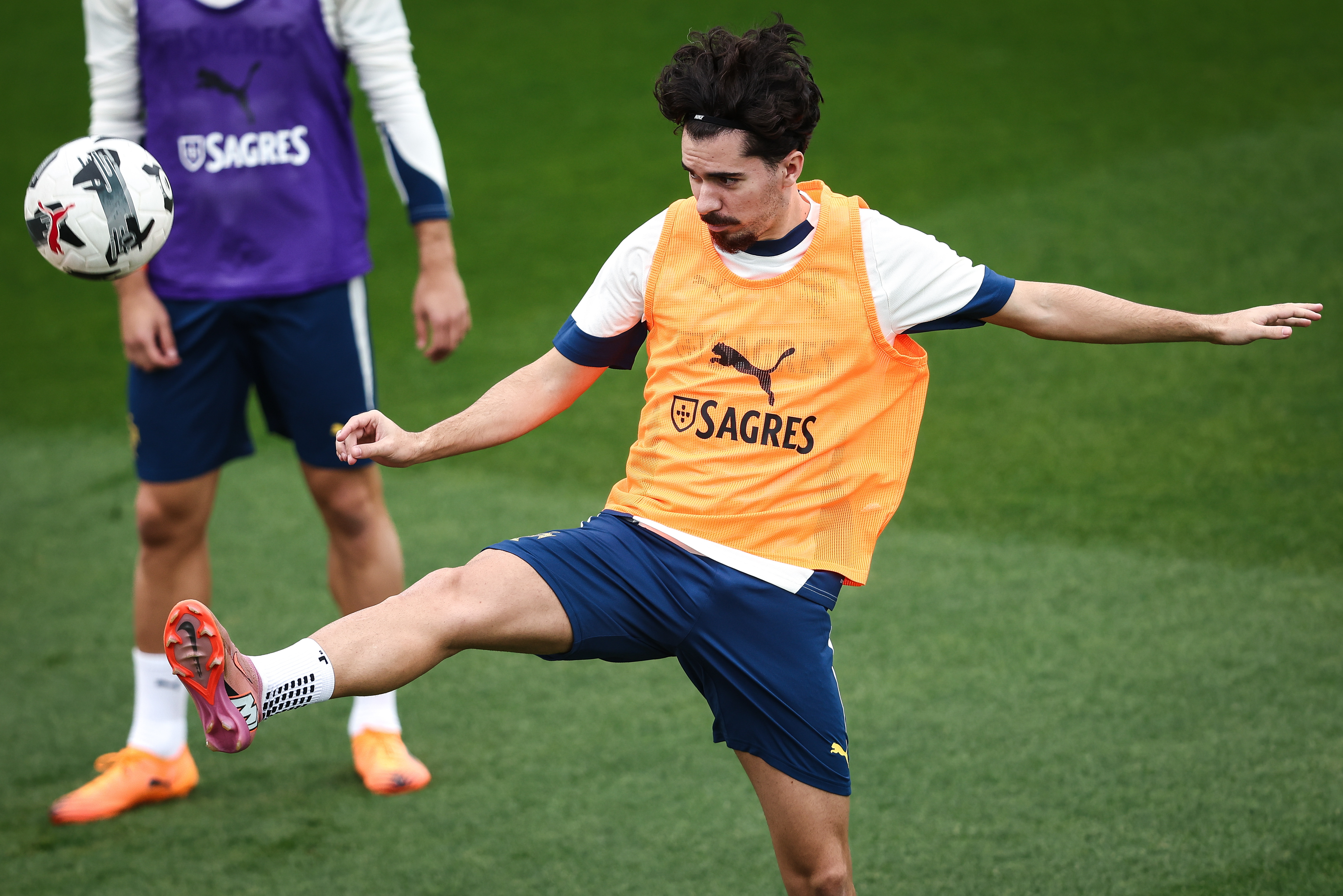 包含葡萄牙体育赛前豪取连胜，志在国王杯名次提升，信心回归，球探报告显示潜力的词条